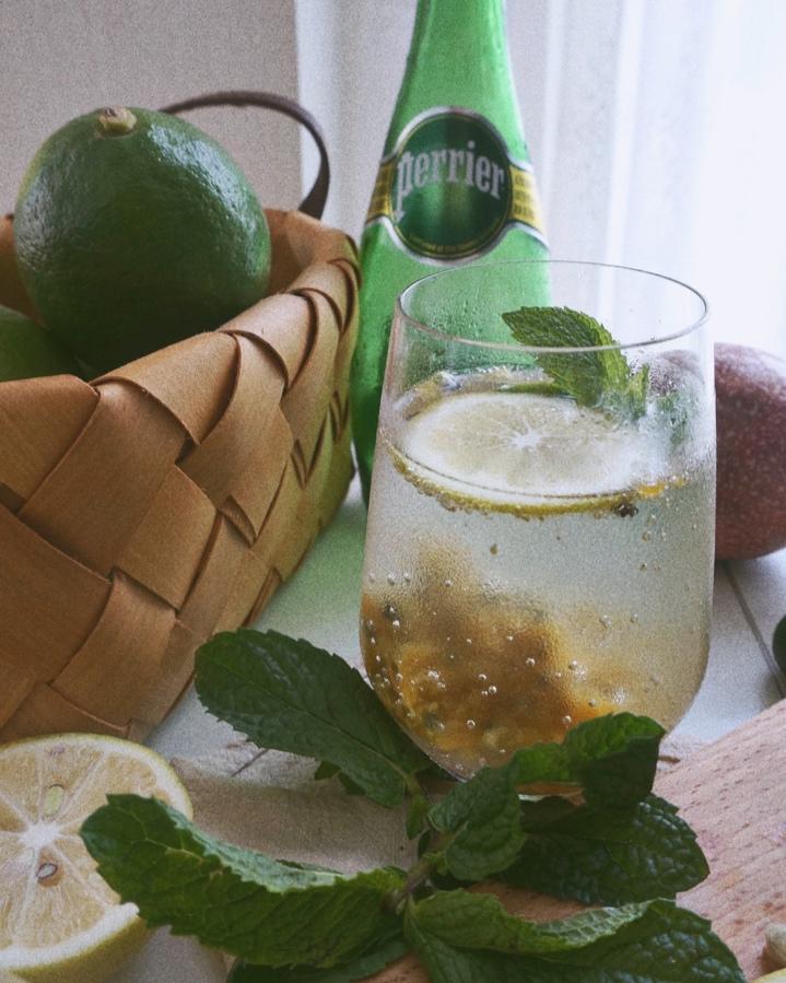 【小森妈妈菜谱】百香果蜂蜜苏打水