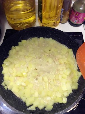 土豆焖腐乳的做法 步骤6