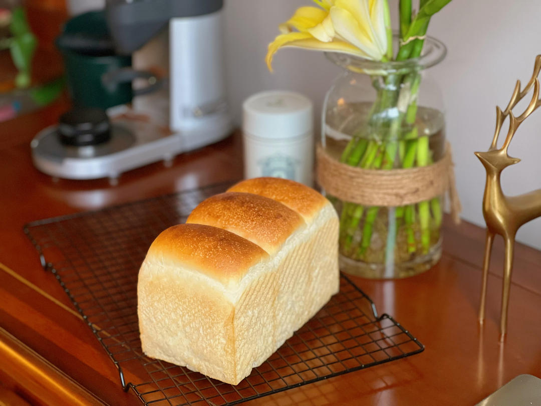 能撕着吃的「无蛋无奶生吐司」比云朵都软！