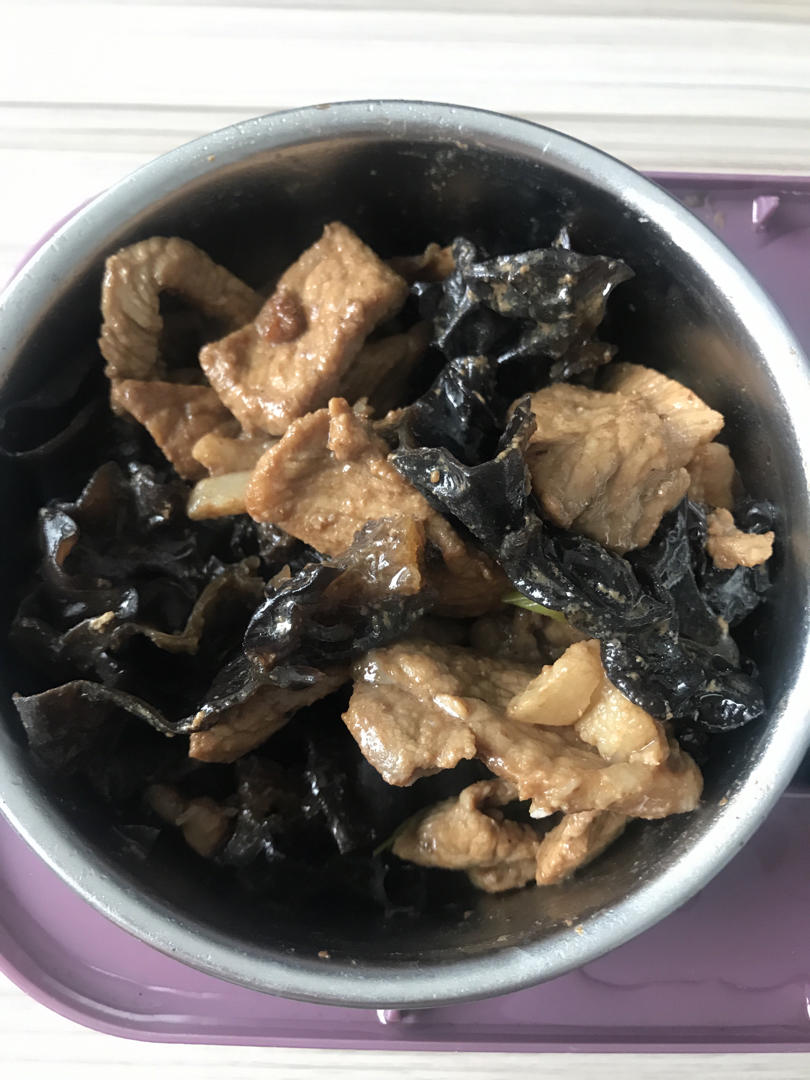 最喜爱的东北菜！木耳炒肉片