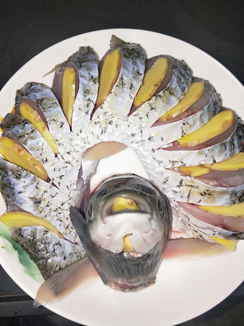 孔雀开屏清蒸鱼