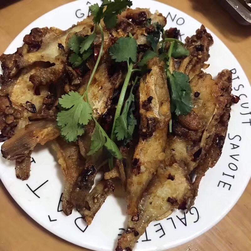 干煎剥皮鱼仔