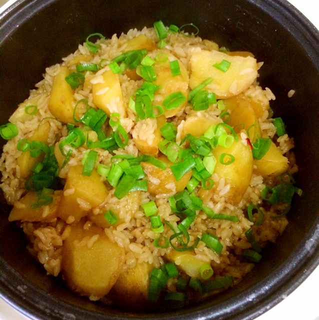 土豆焖饭