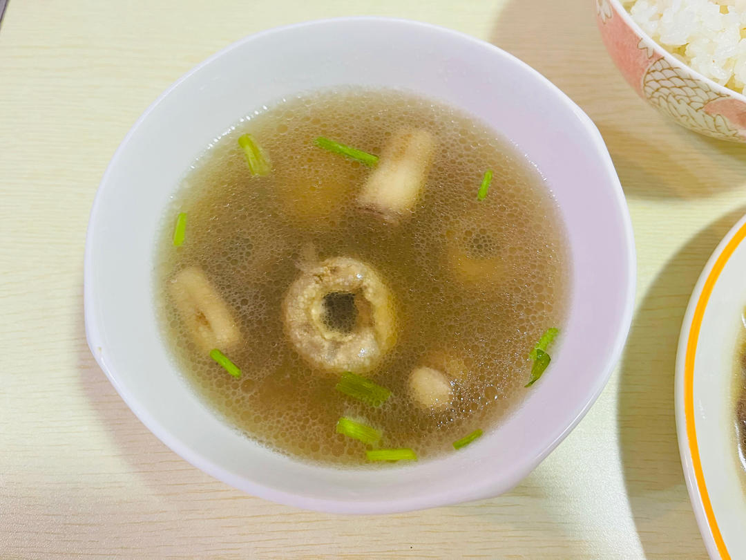 鲜掉眉毛口蘑汤