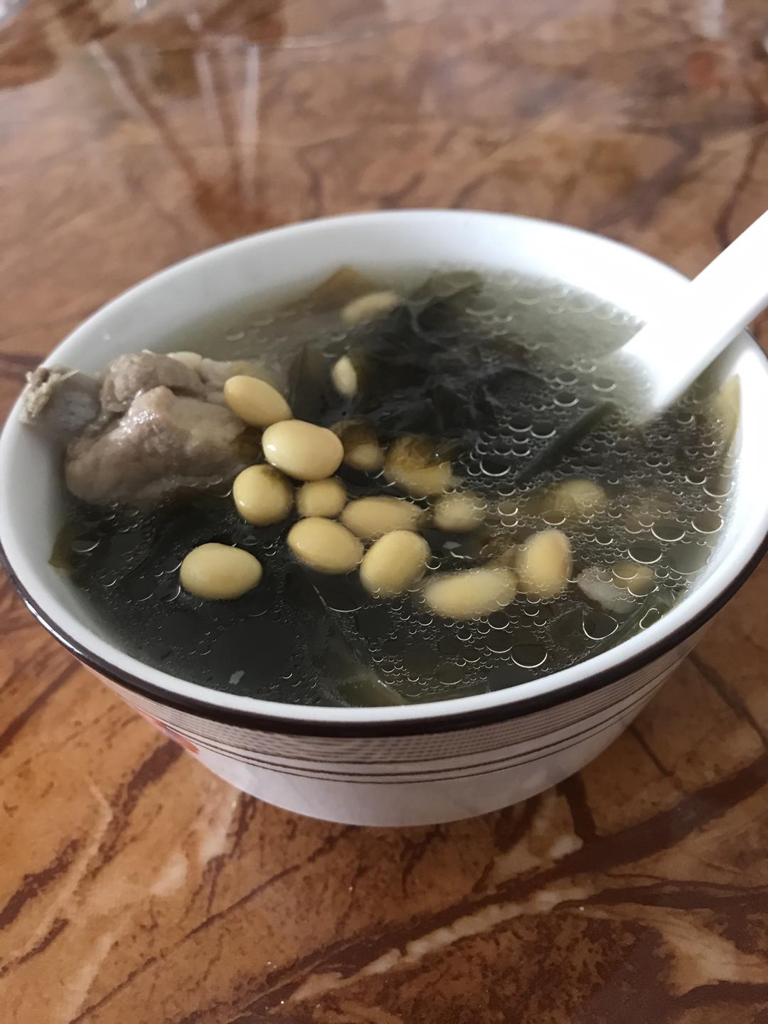 黄豆海带排骨汤的做法