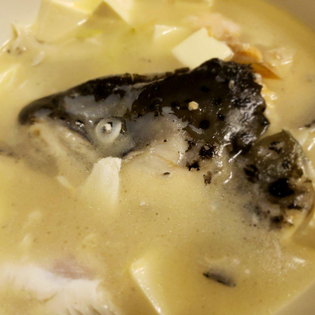三文鱼头豆腐汤