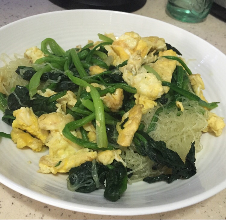 菠菜鸡蛋炒粉丝