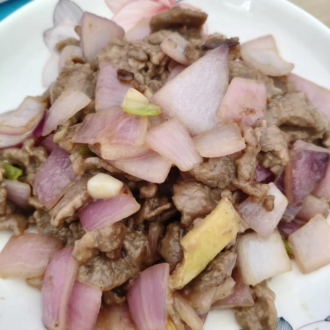 洋葱炒牛肉片