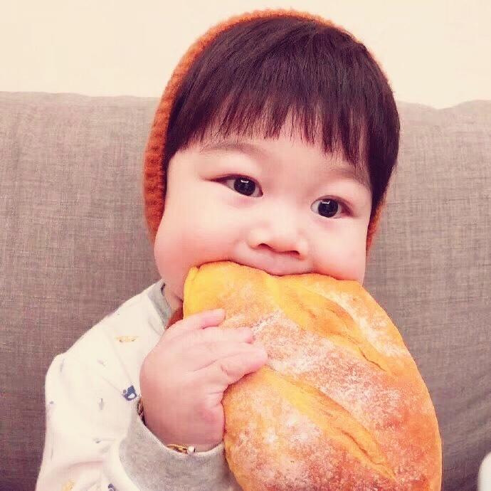 我站在城墙吃着热干面