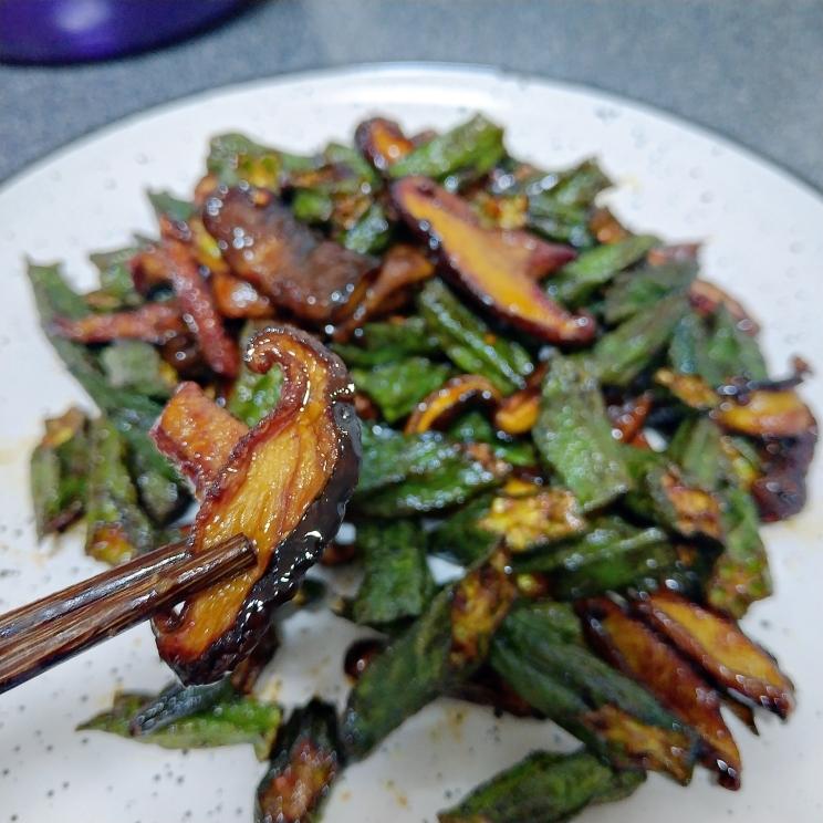 创意–干煸香菇秋葵