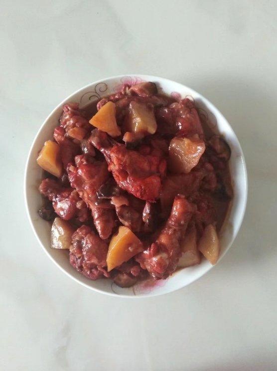 超级下饭土豆香菇炖鸡腿
