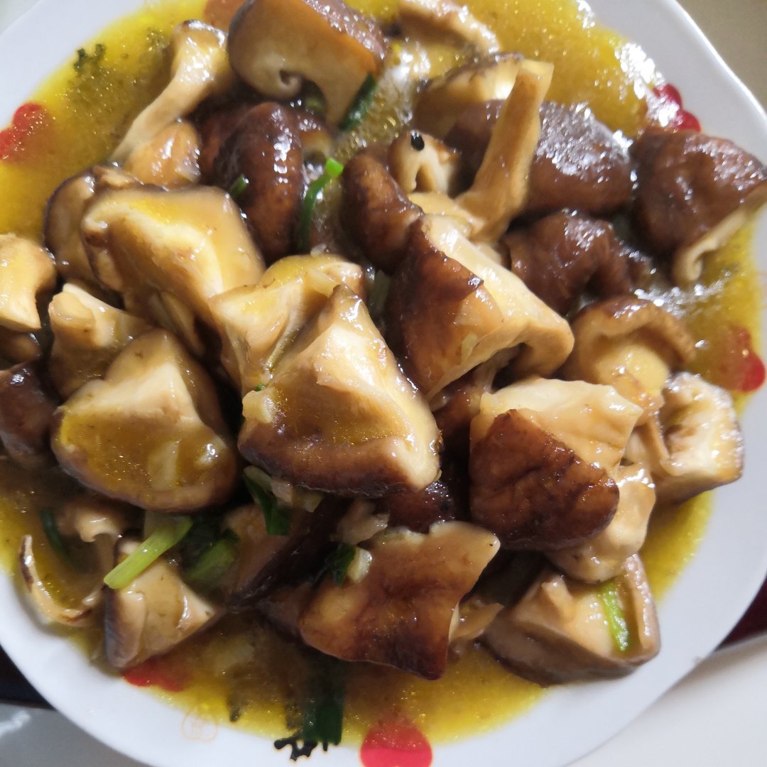 分享一个香菇好吃的做法，不用烧鸡不用炖汤，简单炒一炒，真香