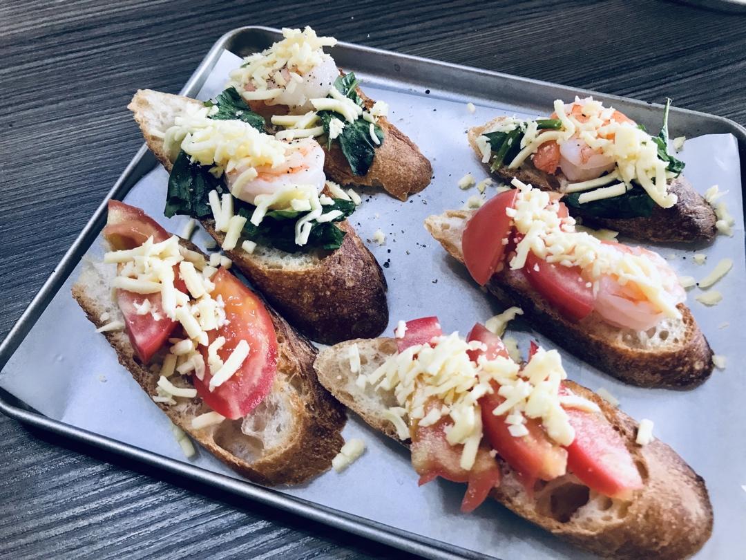 芦笋鸡肉烤法棍