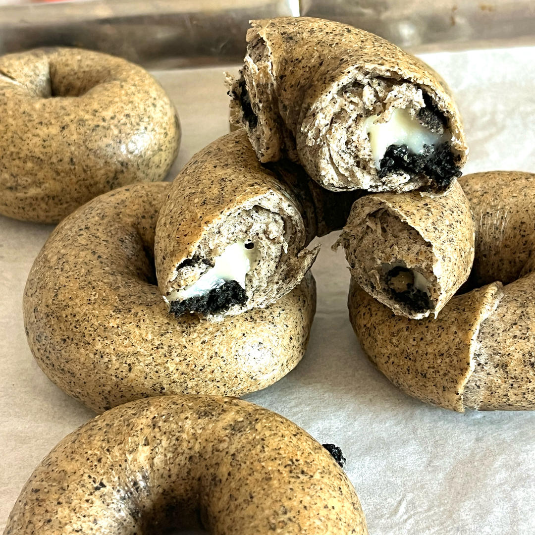 双倍黑芝麻奶酥贝果🥯一起吃养生贝果吧