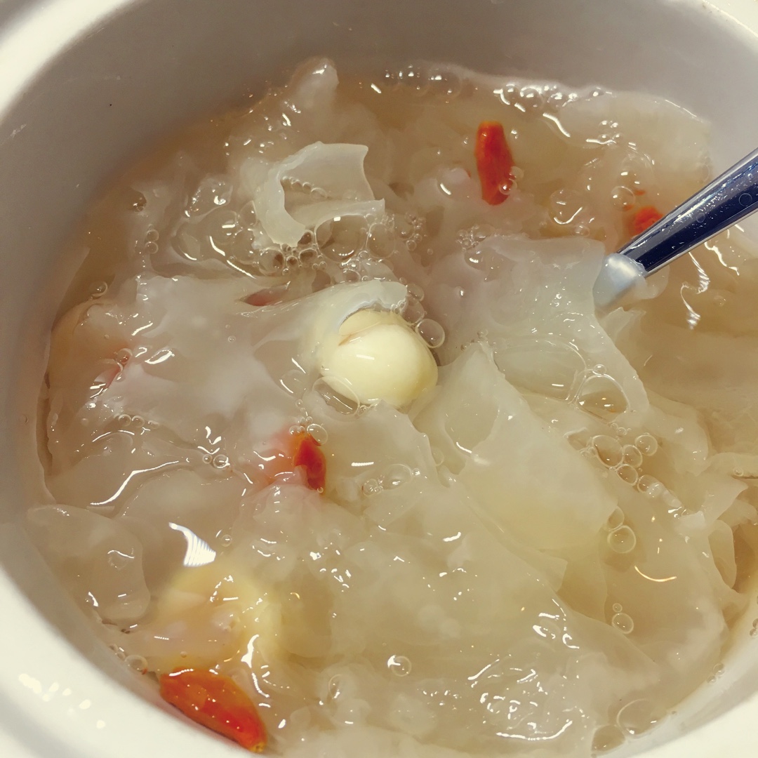 红枣银耳莲子羹