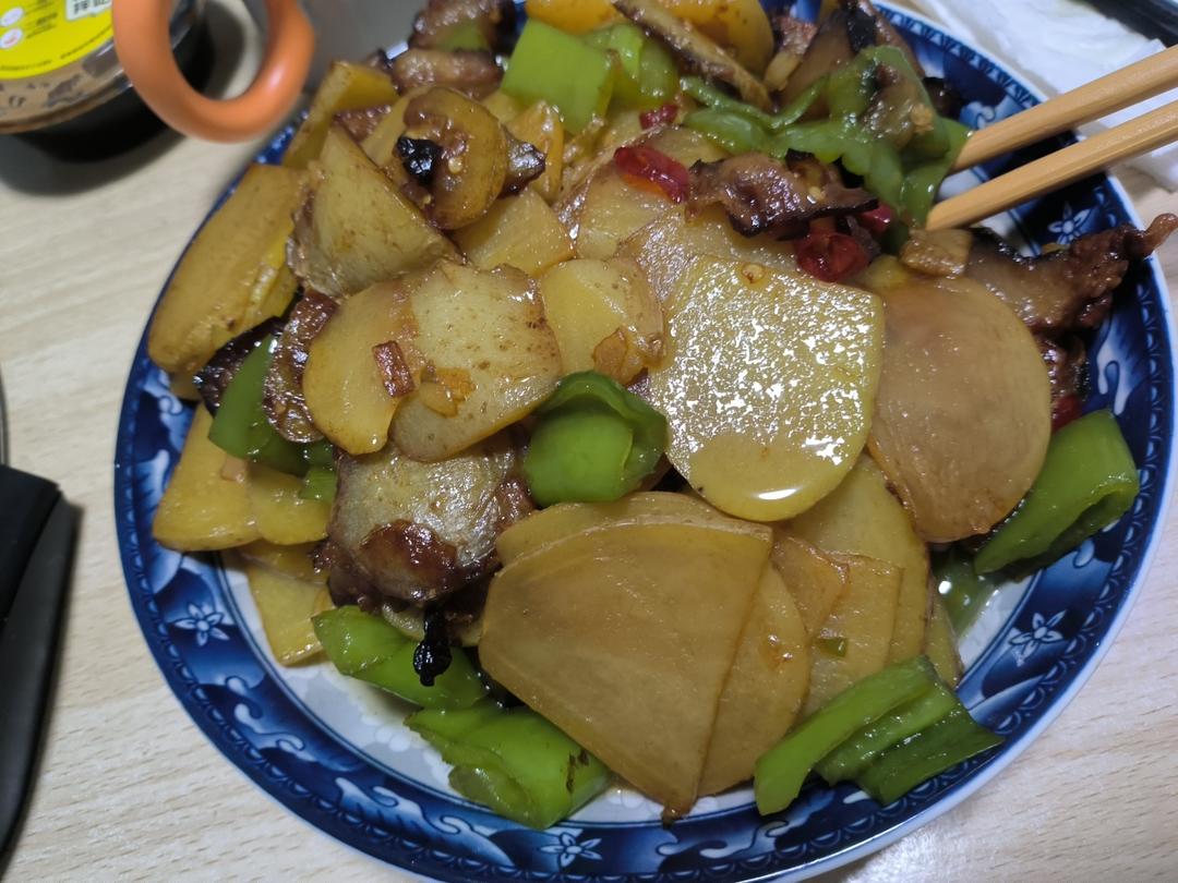 下饭的土豆片炒腊肉