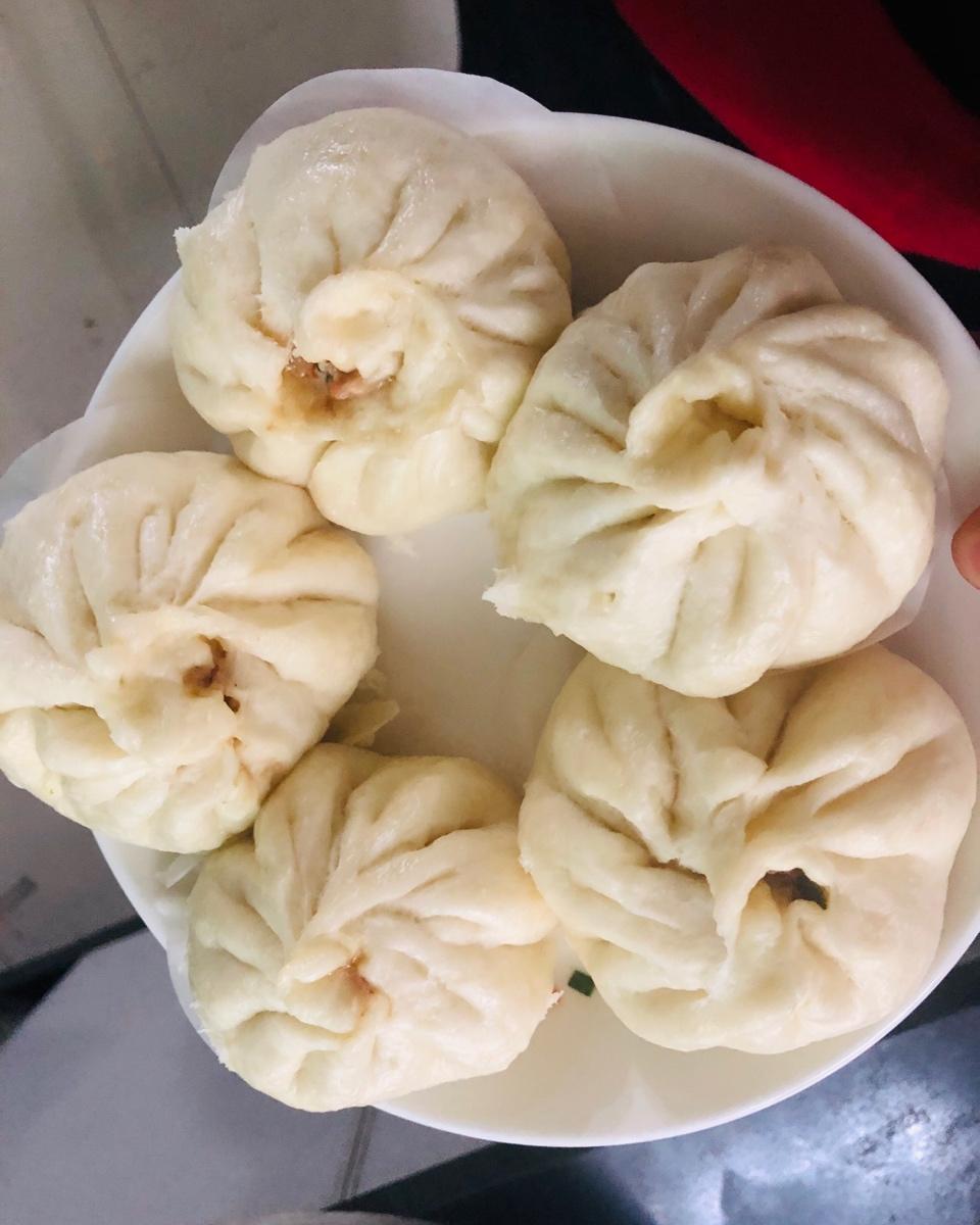 松软多汁的肉包子