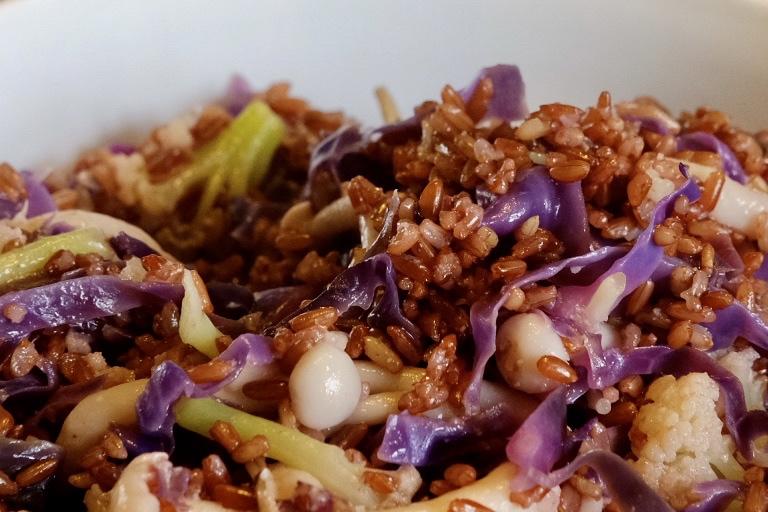 好吃到爆炸的粗粮紫甘蓝炒饭（减脂必备）