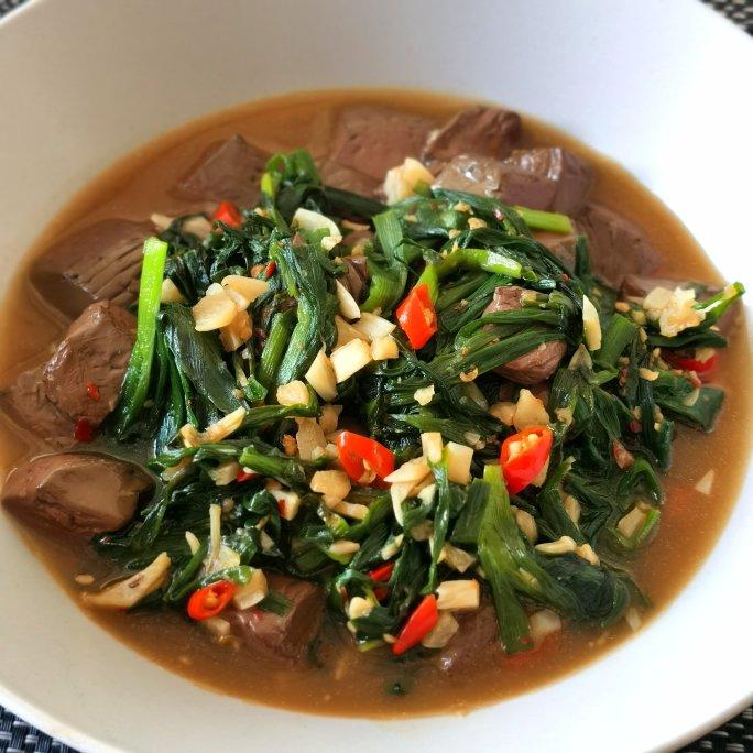 韭菜炒鸭血