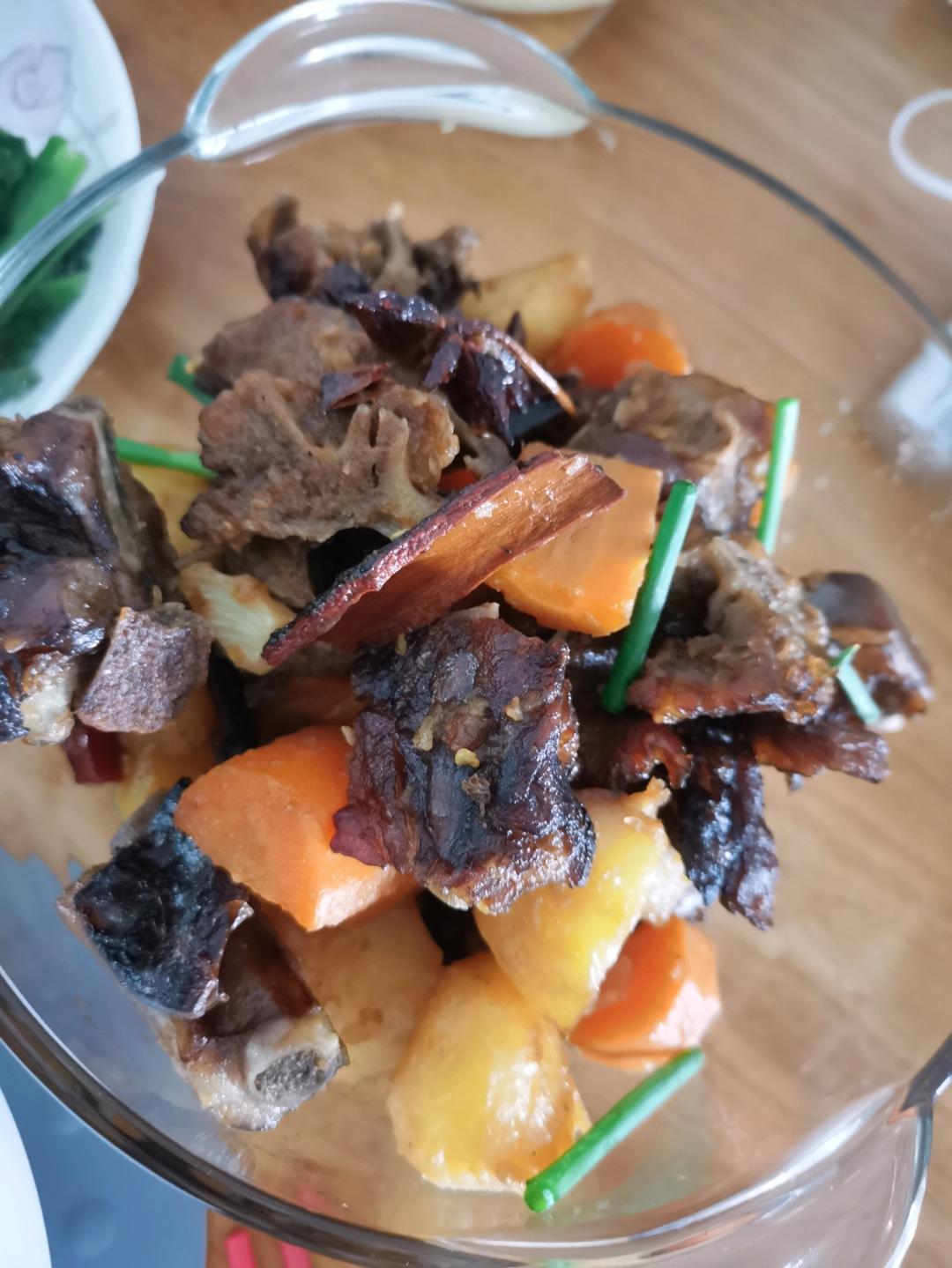 土豆炖腊排骨(香辣版)