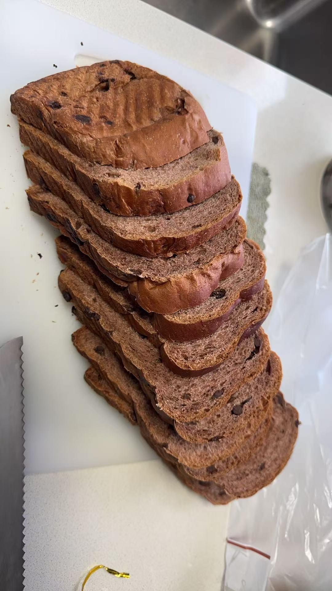 巨~巨好吃的巧克力奶油吐司