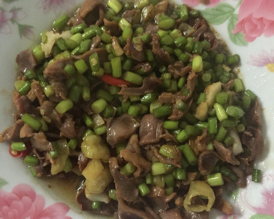 蒜薹炒鸡肾的做法