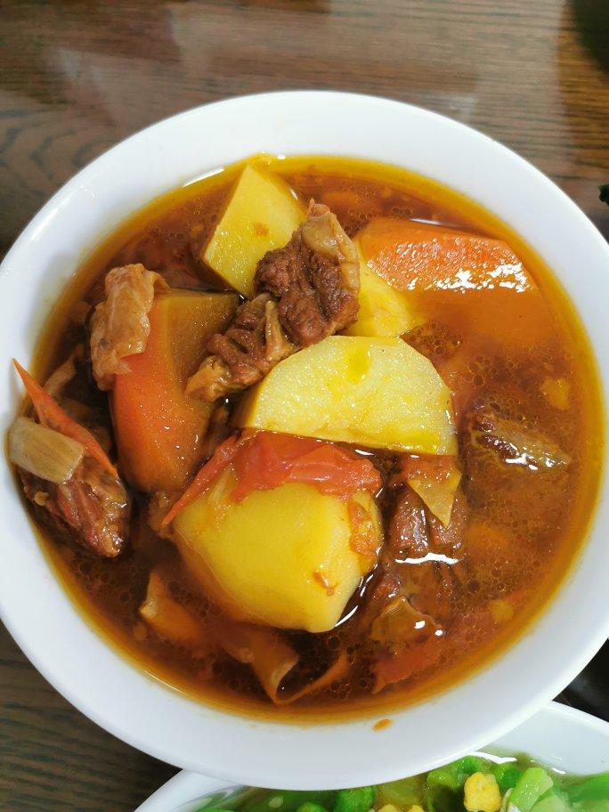 番茄土豆炖牛腩