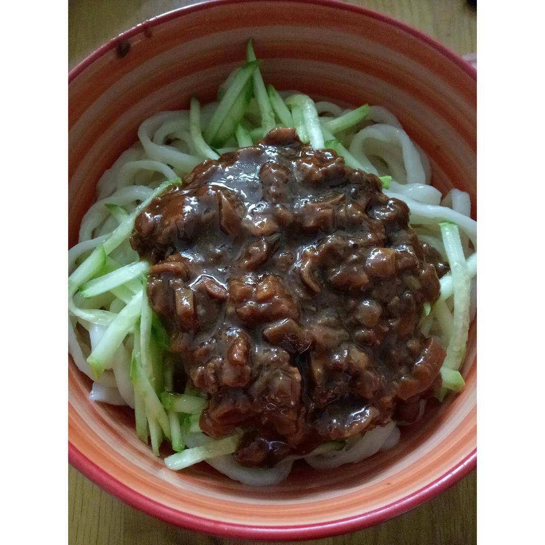 香菇肉末炸酱面