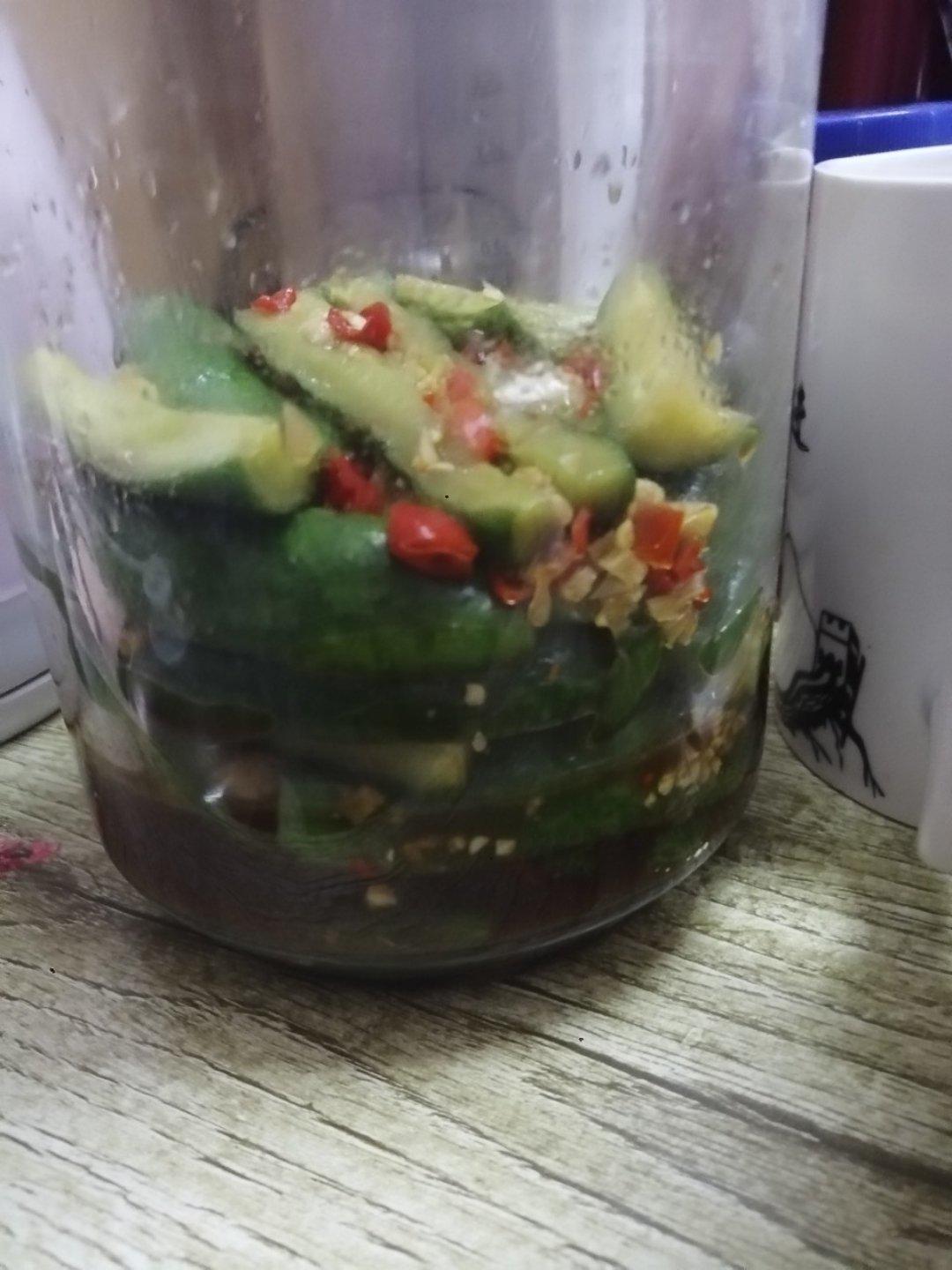 脆生生清爽开胃的酱黄瓜