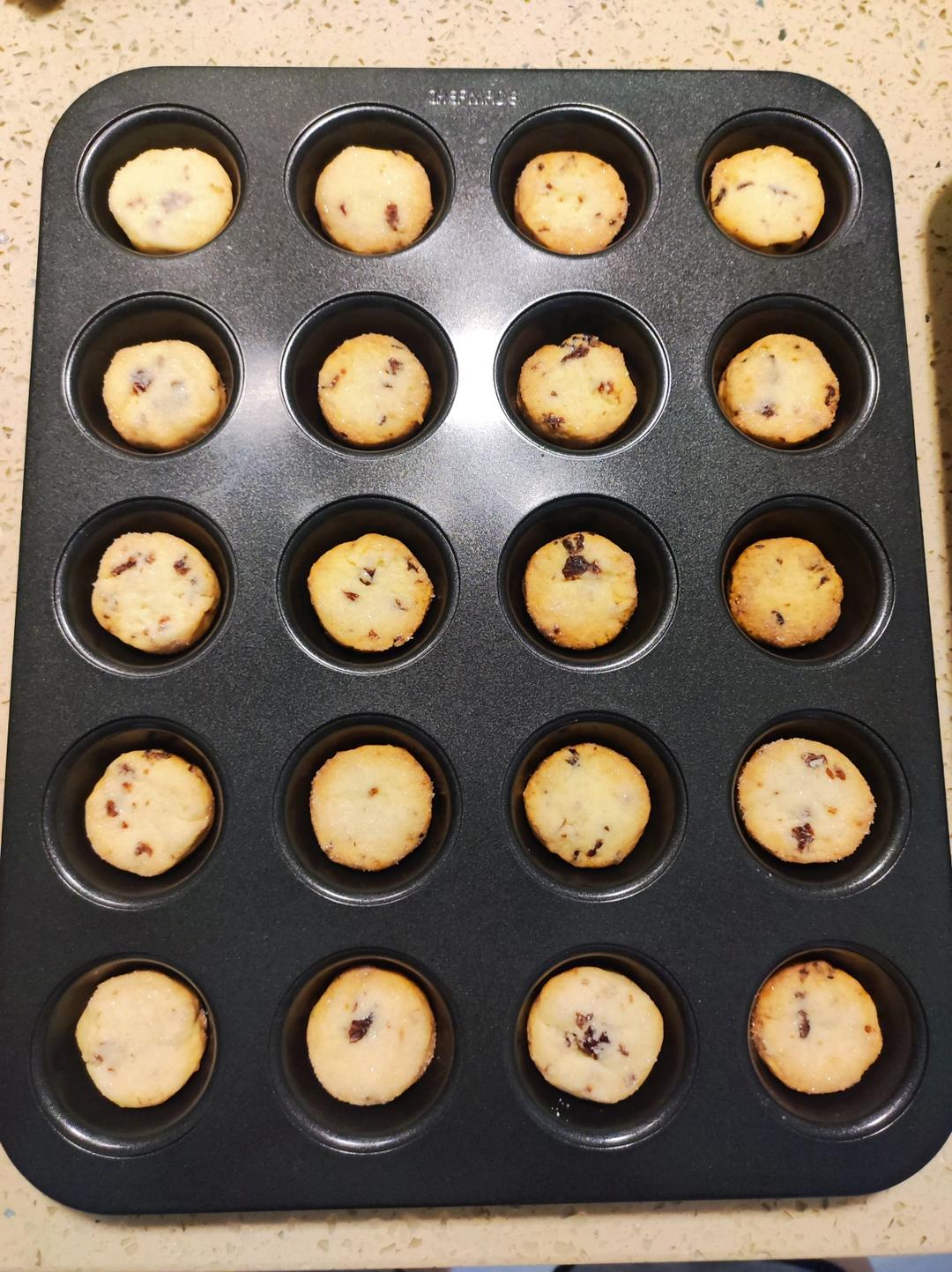 🍪视频｜经典复刻—丹麦皇冠蓝罐黄油曲奇（材料简单操作粗暴）