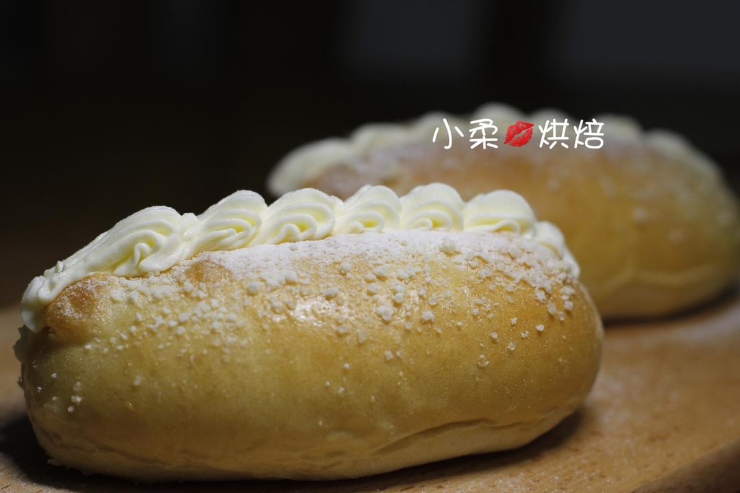 草莓甜心面包（酸奶奶油霜）
