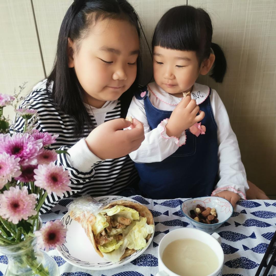 小萱和小艾的健忘妈妈