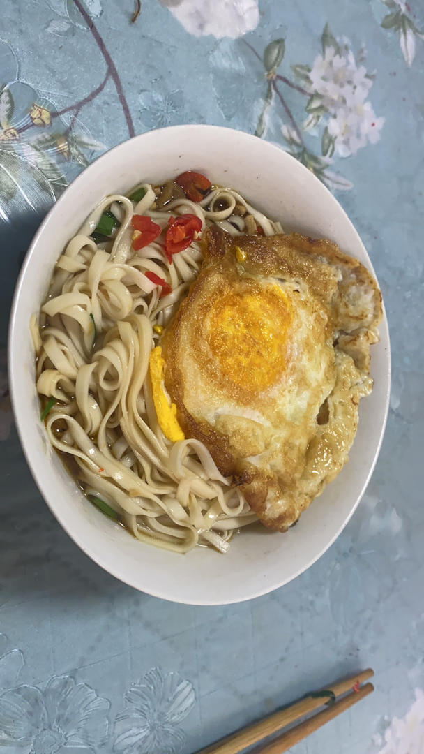 10分钟完成葱油汤面❗️好吃到汤汁都不剩下清汤面条