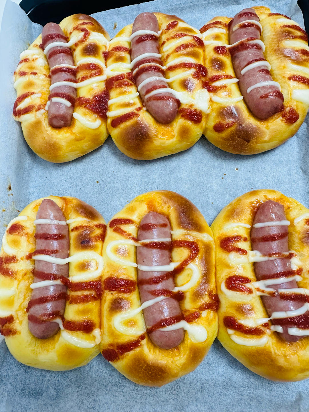 一个面团撑起一家店的台式面包—香肠面包