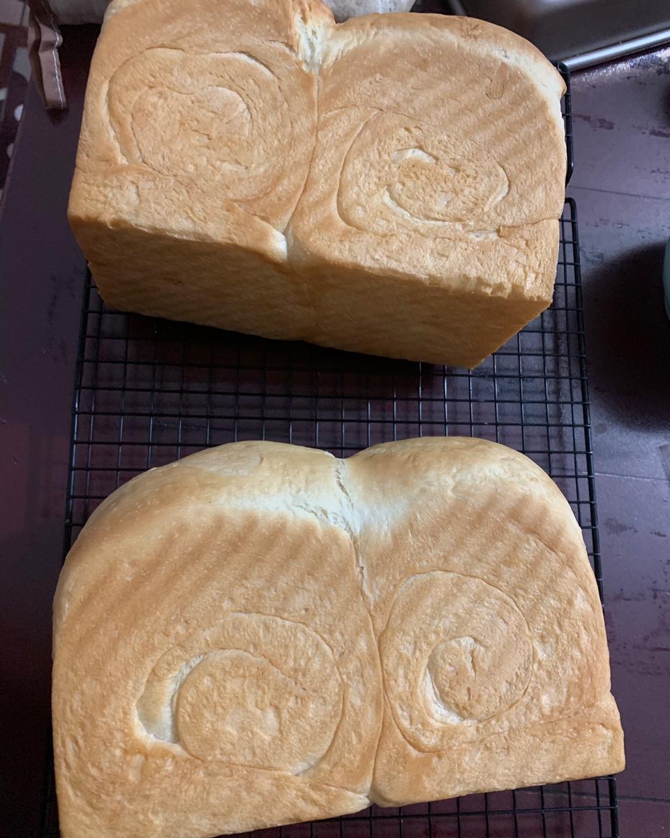 两条超级软的甜甜吐司