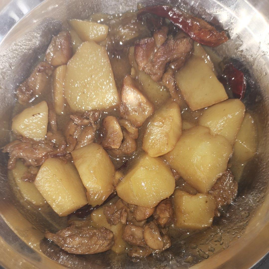 鸡腿炖土豆 上桌秒空盘 汤都喝干了！