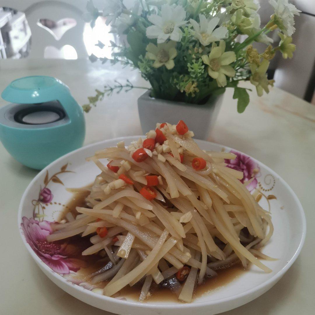 脆爽凉拌土豆丝