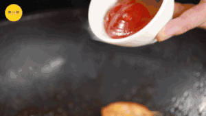 满满一盘子番茄大虾，红红的酱汁惹人喜爱！的做法 步骤6