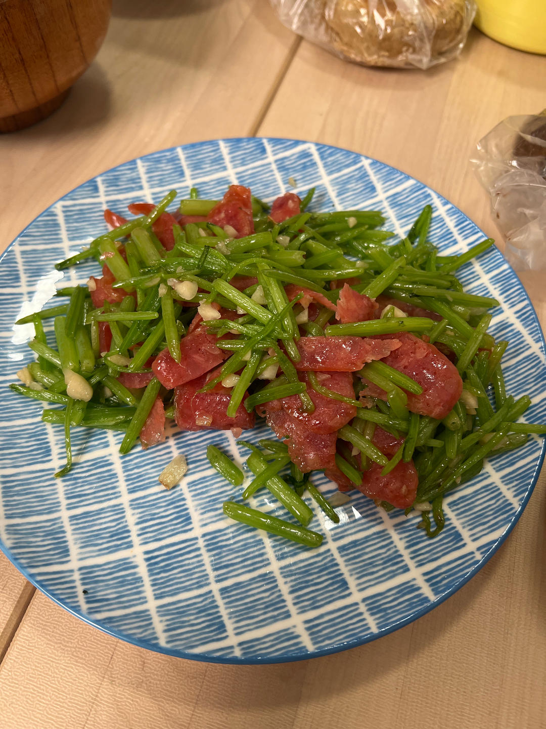 筒篙茎炒腊肠