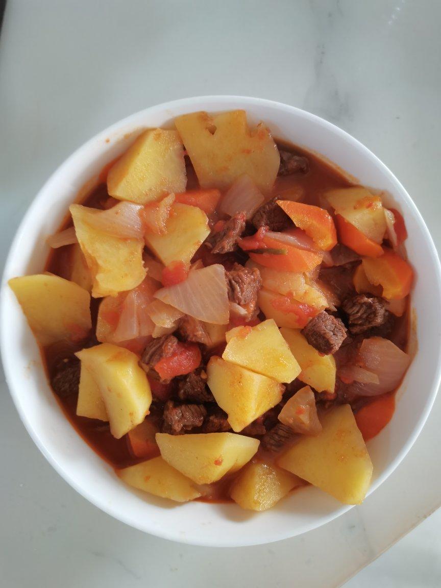 土豆炖牛肉