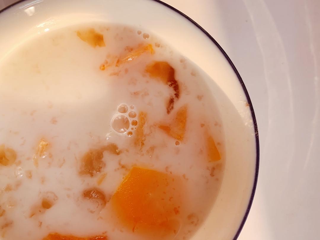 养容美颜（牛奶桃胶，雪燕，皂角米）