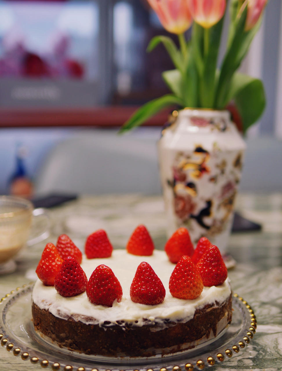 【经典胡萝卜蛋糕】 不需打发的简单快手蛋糕，胡萝卜的华丽变身 绝妙的消耗胡萝卜方法