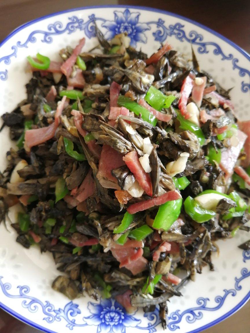 宣威火腿炒干巴菌