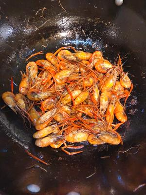 油爆虾🦐超简单快手菜的做法 步骤2