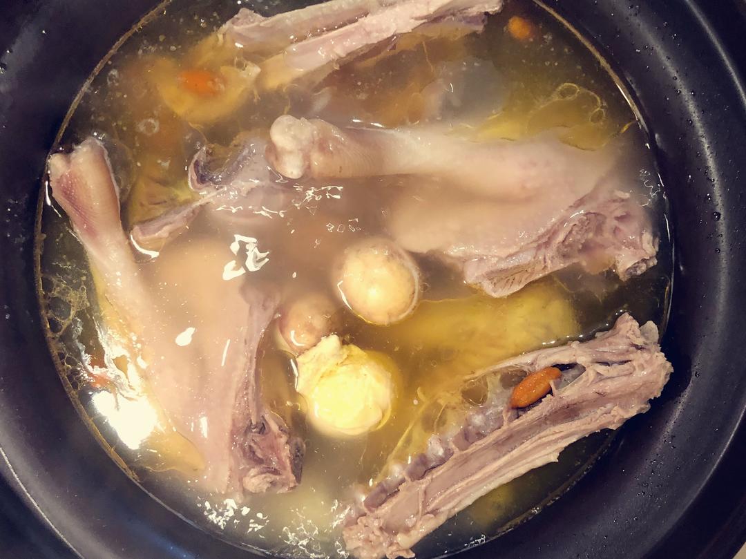 山药炖老鸭汤智能无油烟版