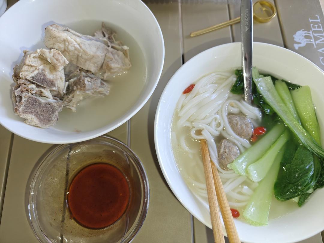 地道的潮州人手把手教你煮潮式粿条汤