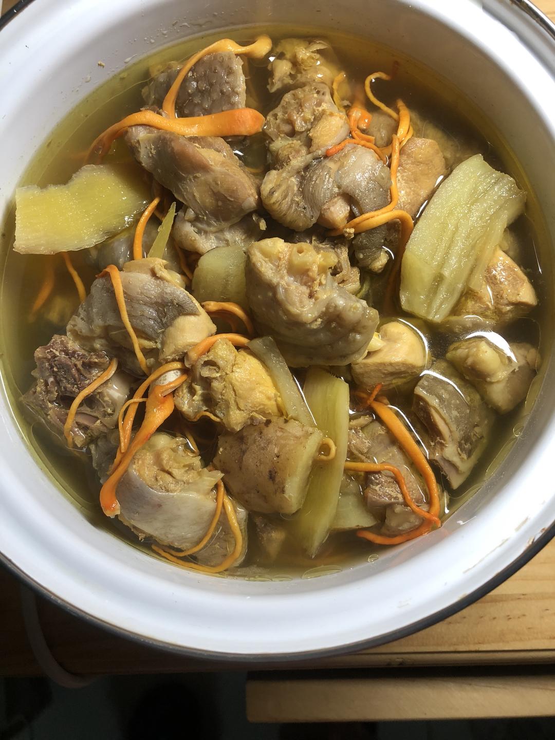 天麻虫草花走地鸡的做法