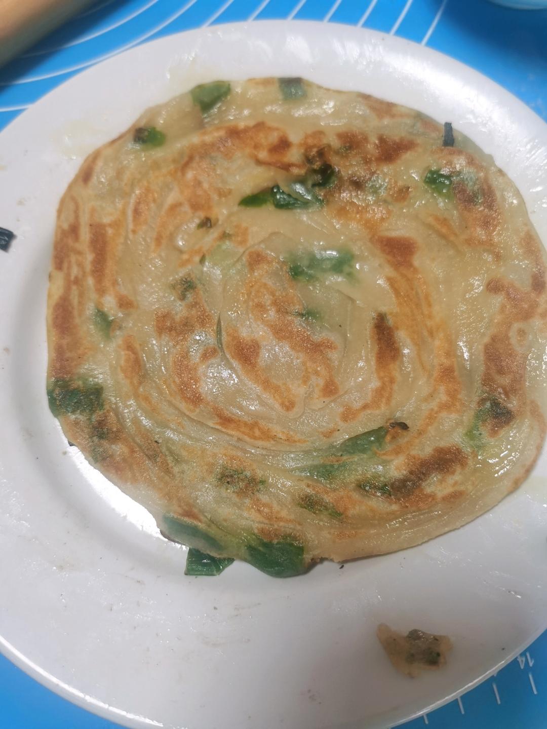 家常葱油饼 柔软多层 凉了也不硬 附细节视频详解