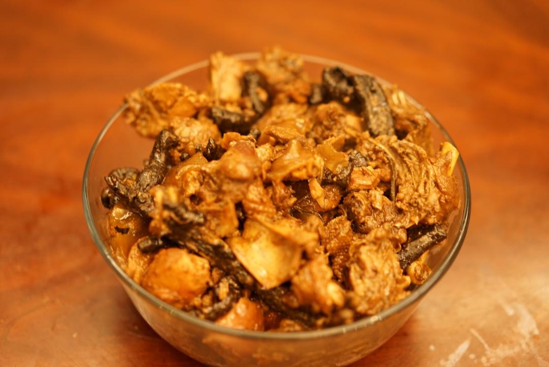 小鸡炖蘑菇的做法