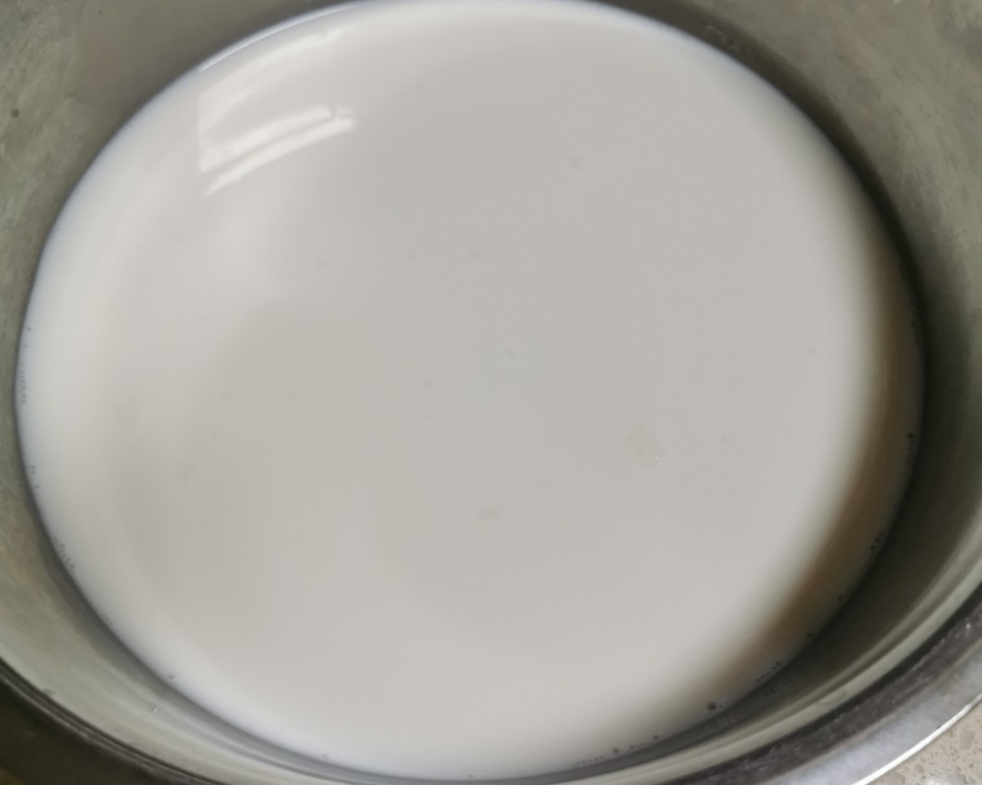 外酥里嫩的炸牛奶的做法 步骤2